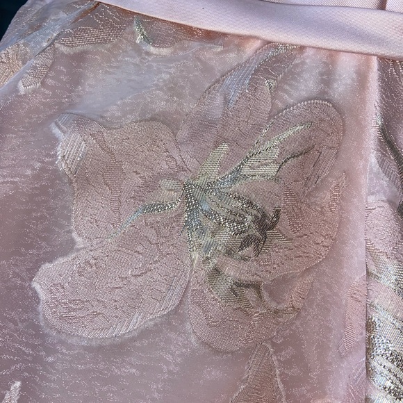 Prom or wedding down - Picture 5 of 5